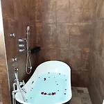 Le Marechal Duplex - Avec Jacuzzi - Hyper Centre Apartment *