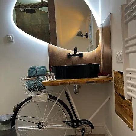 Le Marechal Duplex - Avec Jacuzzi - Hyper Centre Apartment *