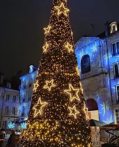 Le Marechal Duplex - Avec Jacuzzi - Hyper Centre Apartment *