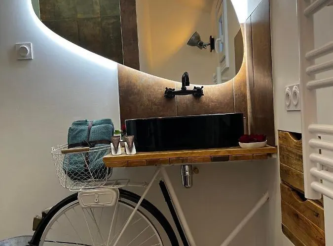 Le Marechal Duplex - Avec Jacuzzi - Hyper Centre Apartment *